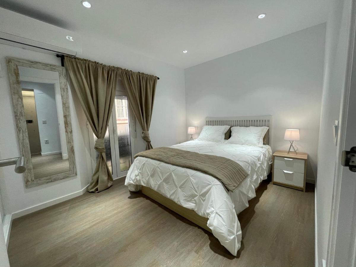 Apartamentos Nebro Cadiz Bagian luar foto